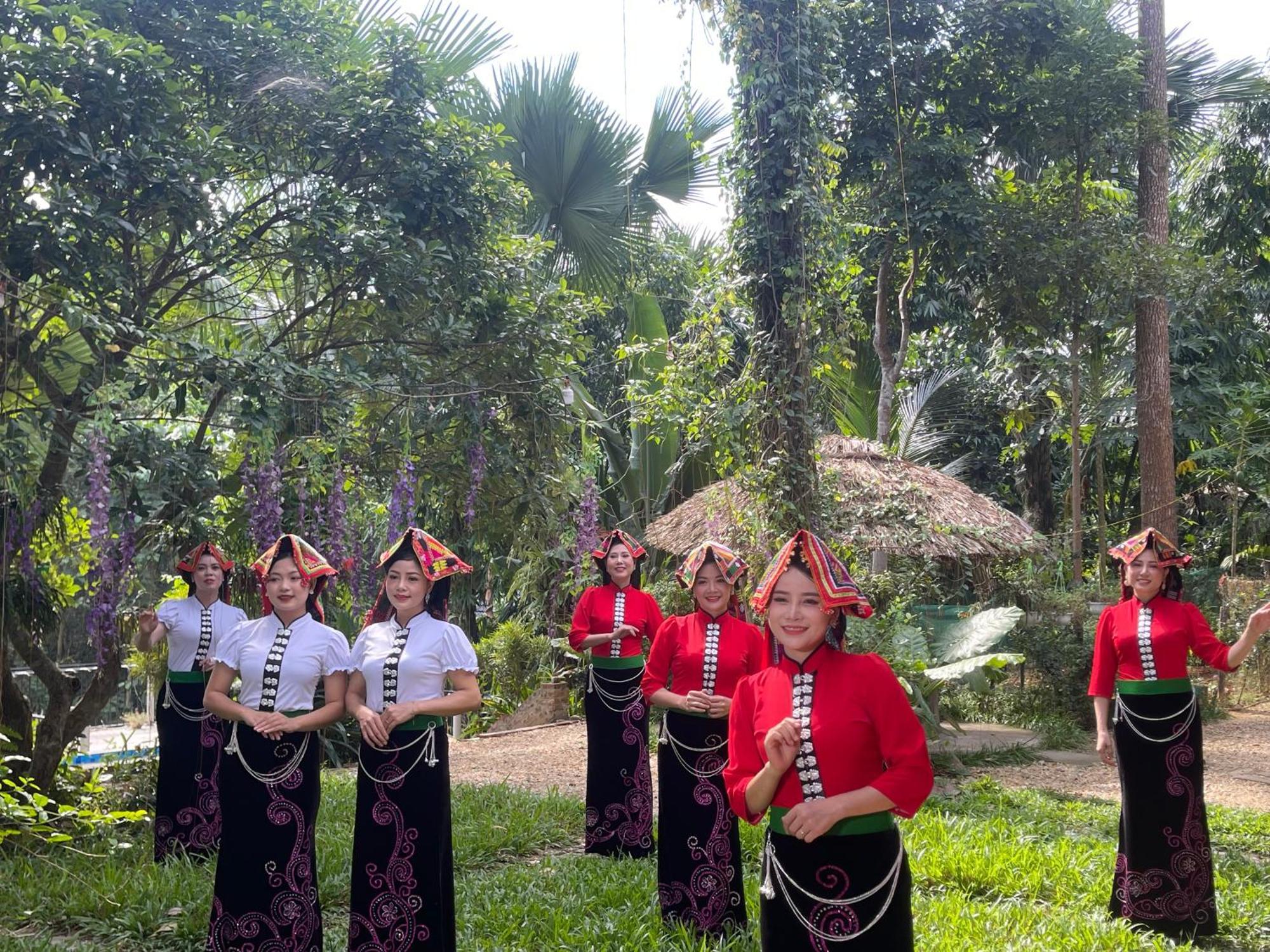 Vu Linh Palm House Homestay - Bungalow Yen Bai Eksteriør billede